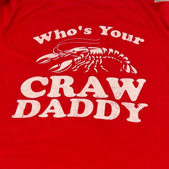 "Who's Your Craw Daddy" Port & Company Men Red Graphic T-Shirt 2XL Novelty GIft - Picture 4 of 8